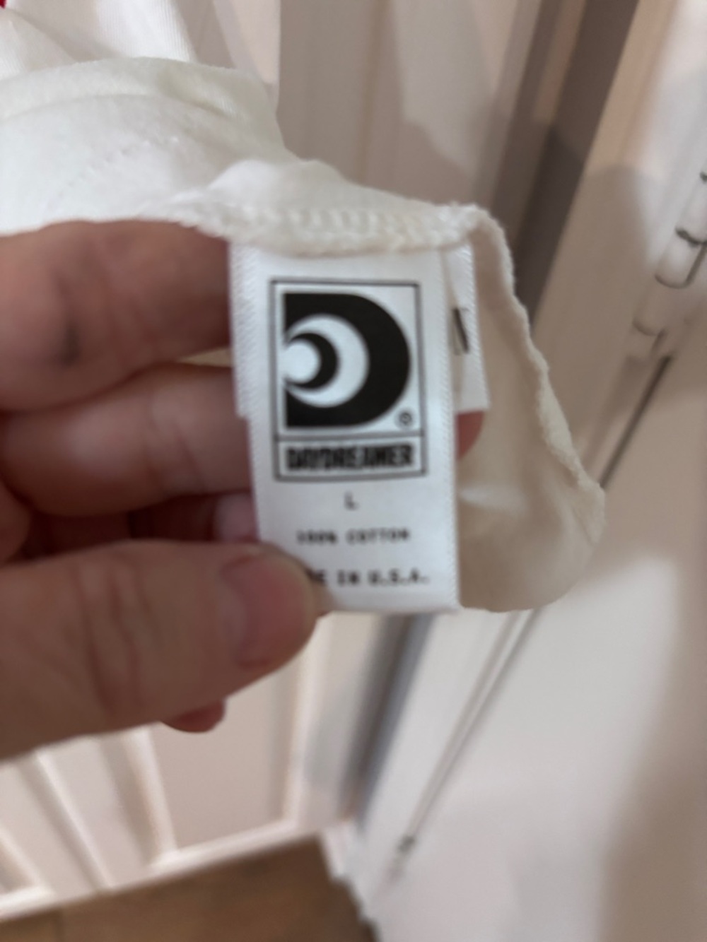 Daydreamer White T-Shirt with Black Logo Tag - Picture 2 of 3